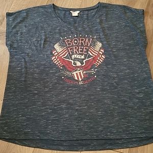 Read white and blue XL ariat t-shirt